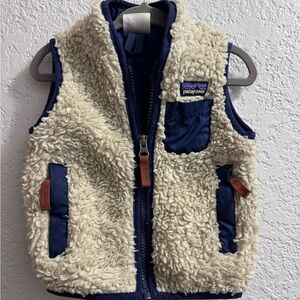Patagonia Sherpa Fleece Vest in Cream and Navy